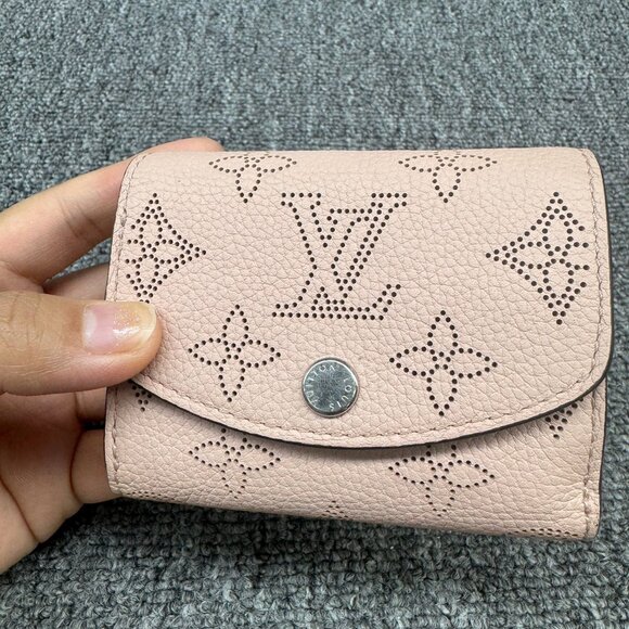 Louis Vuitton Leather Wallet 299-082225 - Picture 3 of 8